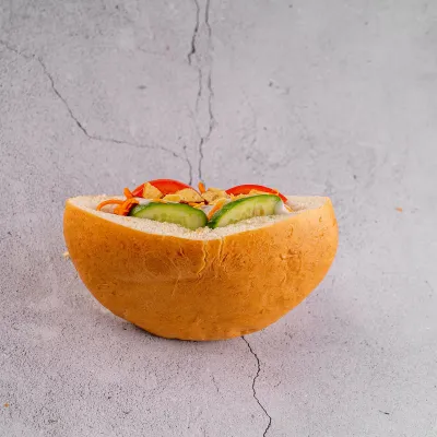 Хот-дог с канадской сосиской в пите